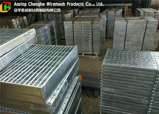 Custom Vehicuar Galvanised Steel Grating 10 - 300mm Height ISO9001 Certification