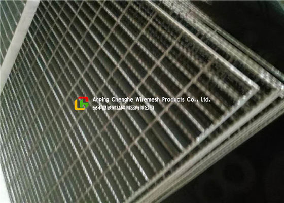 Industrial Plant Serrated Steel Grating With Frame Light Structure High Capacity